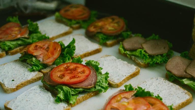 Back to School: Packing Healthier School Lunches for Good Oral Health